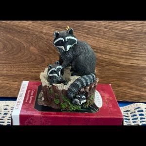 Hallmark Keepsake Ornament Curious Raccoons Majestic Wilderness